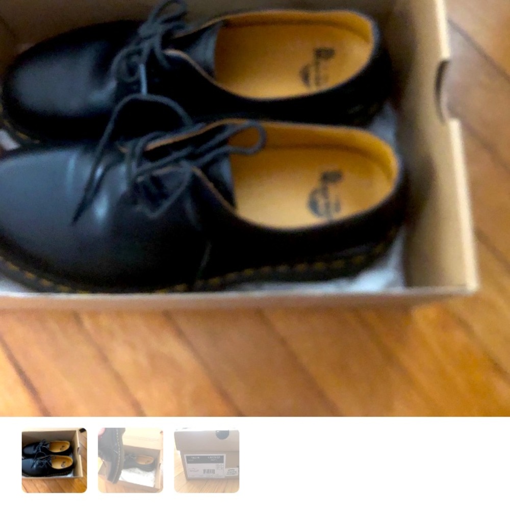 Doc Martens unisex    Womens 8  In almost new condition